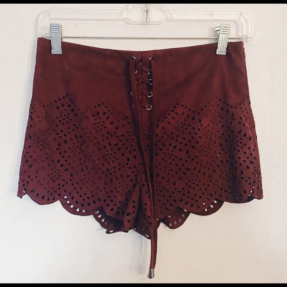 ⚡️BURGUNDY FAUX SUEDE SCALLOPED HEM SHORTS⚡️